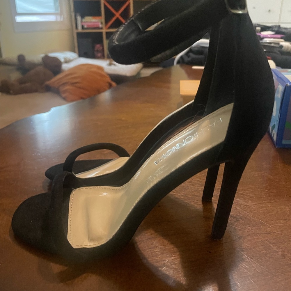 Fashionnova black regular high heels